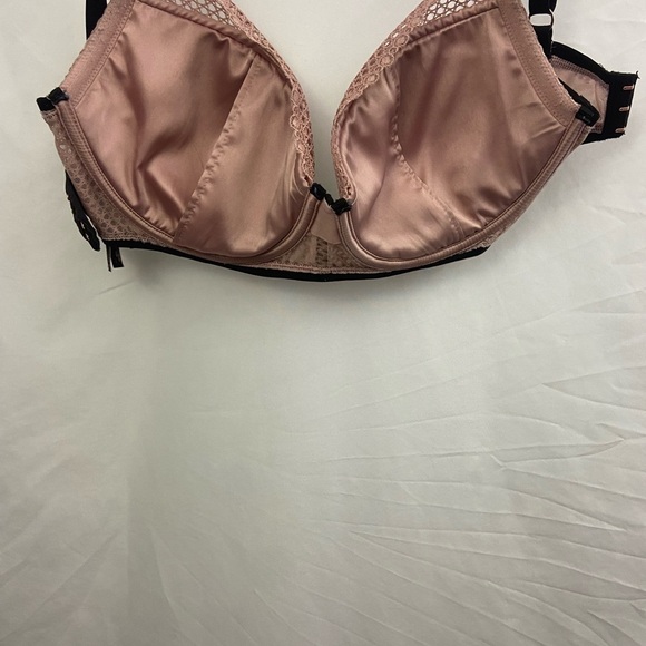 Victoria’s Secret Plunge Nude Fishnet Black 34DDD Bra - Picture 9 of 10